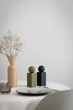 applicata Twist grinder, black stained oak