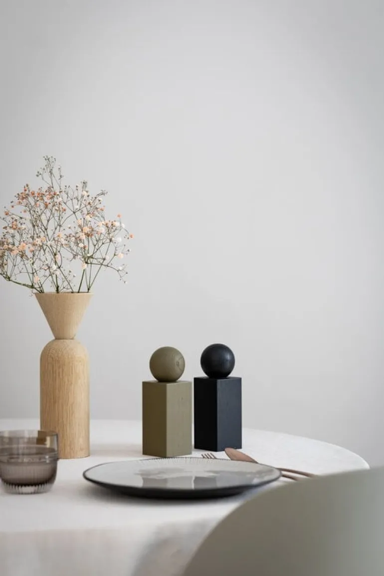 applicata Twist grinder, black stained oak