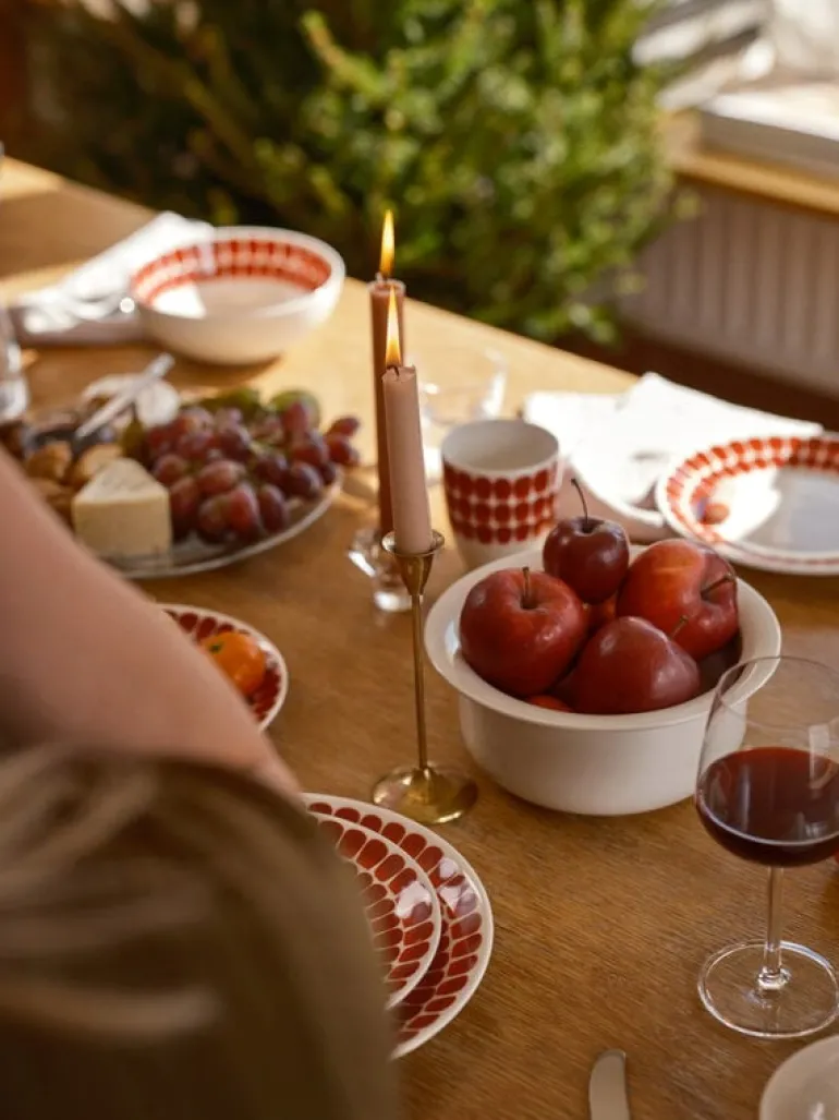 Arabia 24h Tuokio plate 26 cm, red