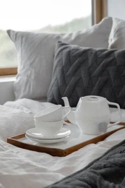 Architectmade FJ Essence tea cup and saucer