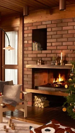 Architectmade Kin Girl figurine