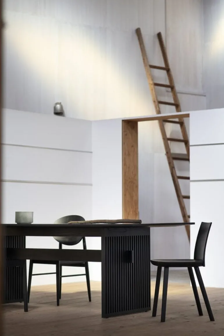 Ariake Blest chair, black