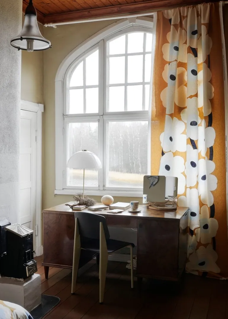 Artek 124 degrees mirror, medium, ash shelf