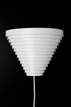 Artek A910 wall lamp