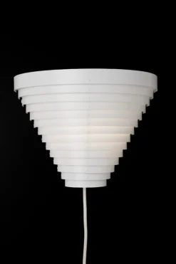 Artek A910 wall lamp