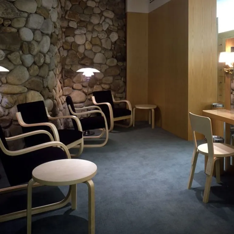 Artek Aalto armchair 402, birch - black Hallingdal 190