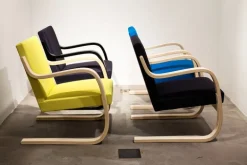 Artek Aalto armchair 402, birch - black Hallingdal 190