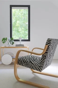 Artek Aalto armchair 402, honey stained - Zebra