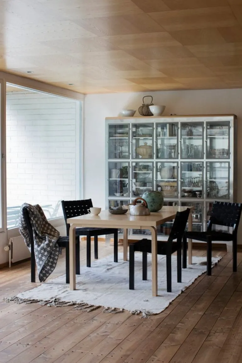 Artek Aalto chair 611, black - black webbing