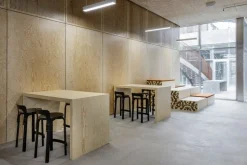 Artek Aalto high chair K65, black