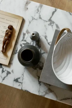 Audo Copenhagen Androgyne lounge table, walnut - Calacatta Viola marble