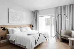 Audo Copenhagen Androgyne side table, 40 cm, white