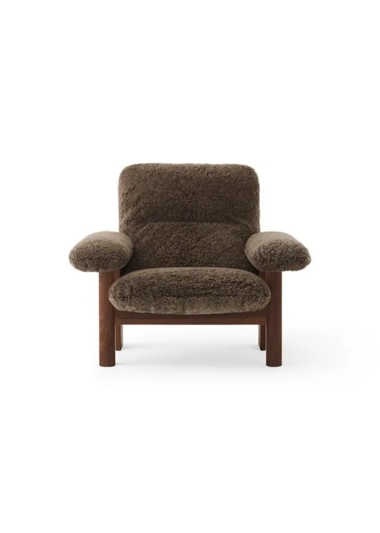 Audo Copenhagen Brasilia lounge chair, dark stained oak - Root sheepskin