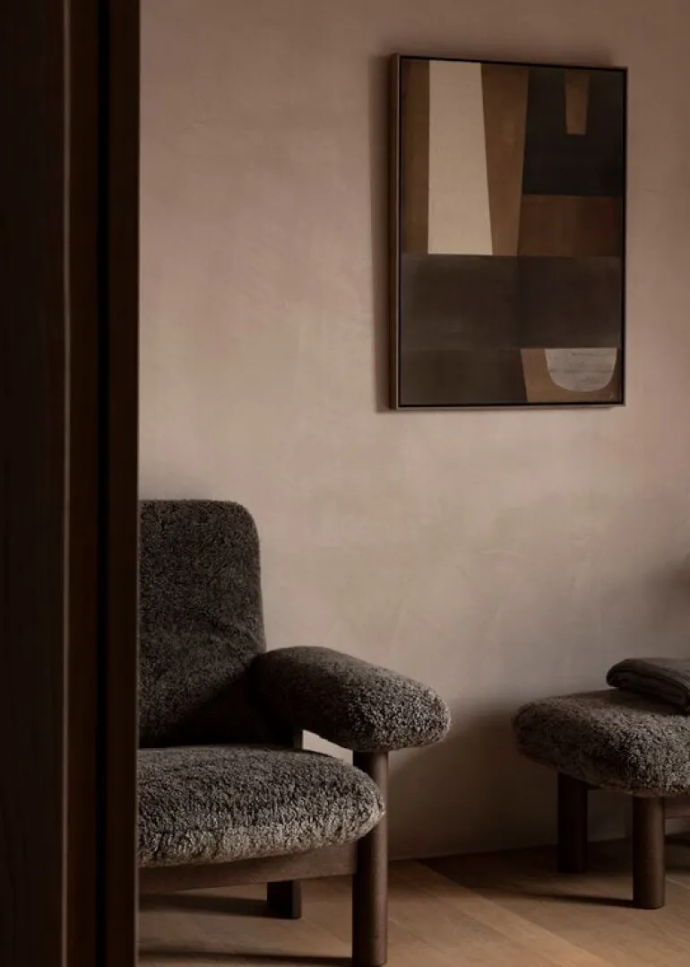 Audo Copenhagen Brasilia lounge chair, dark stained oak - Root sheepskin