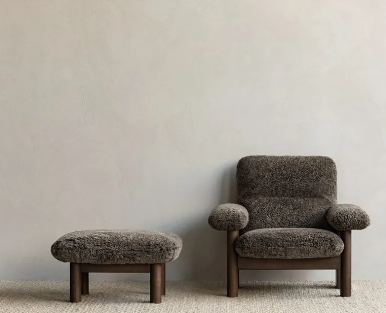 Audo Copenhagen Brasilia lounge chair, dark stained oak - Root sheepskin