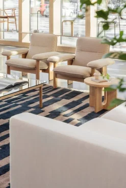 Audo Copenhagen Brasilia lounge chair, oak - Bouclé 02