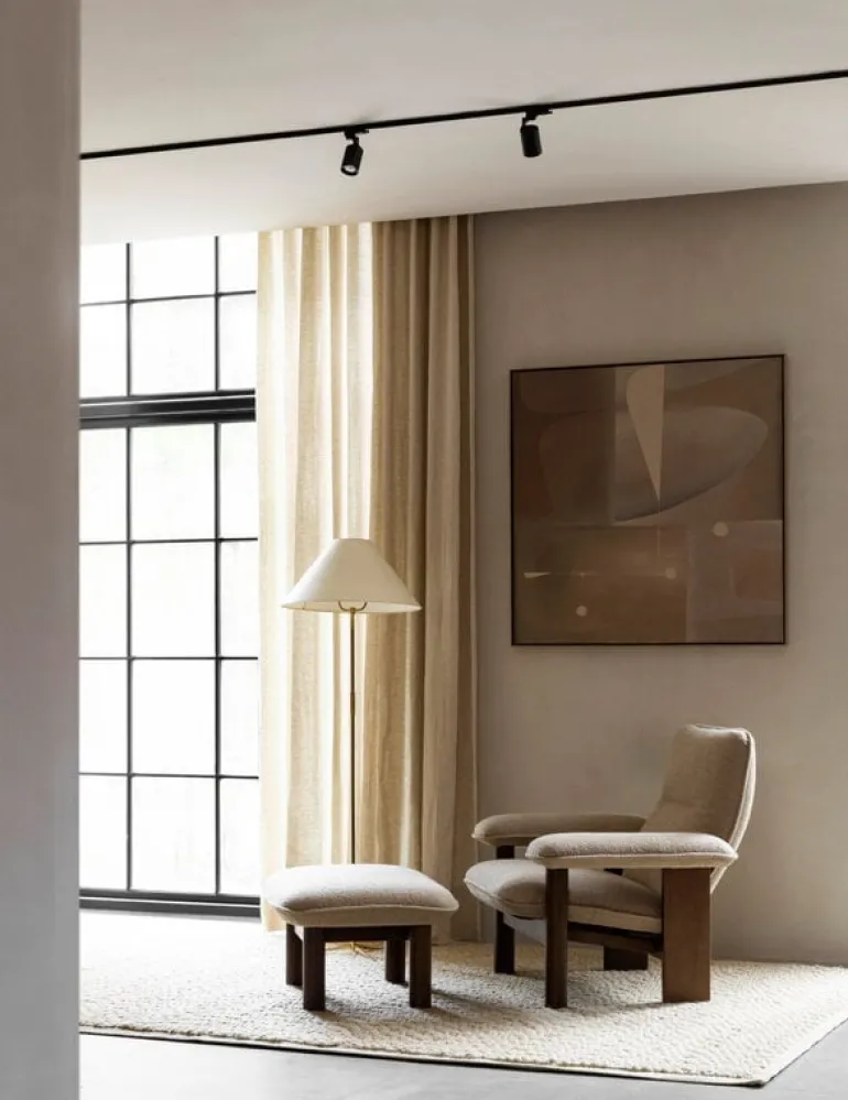 Audo Copenhagen Brasilia lounge chair, walnut - Bouclé 02