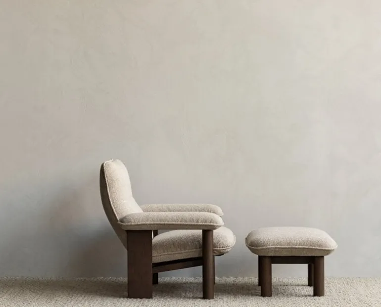 Audo Copenhagen Brasilia lounge chair, walnut - Bouclé 02