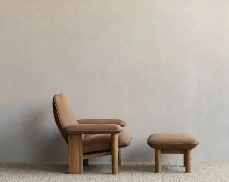 Audo Copenhagen Brasilia lounge chair, oak - Dunes Camel leather