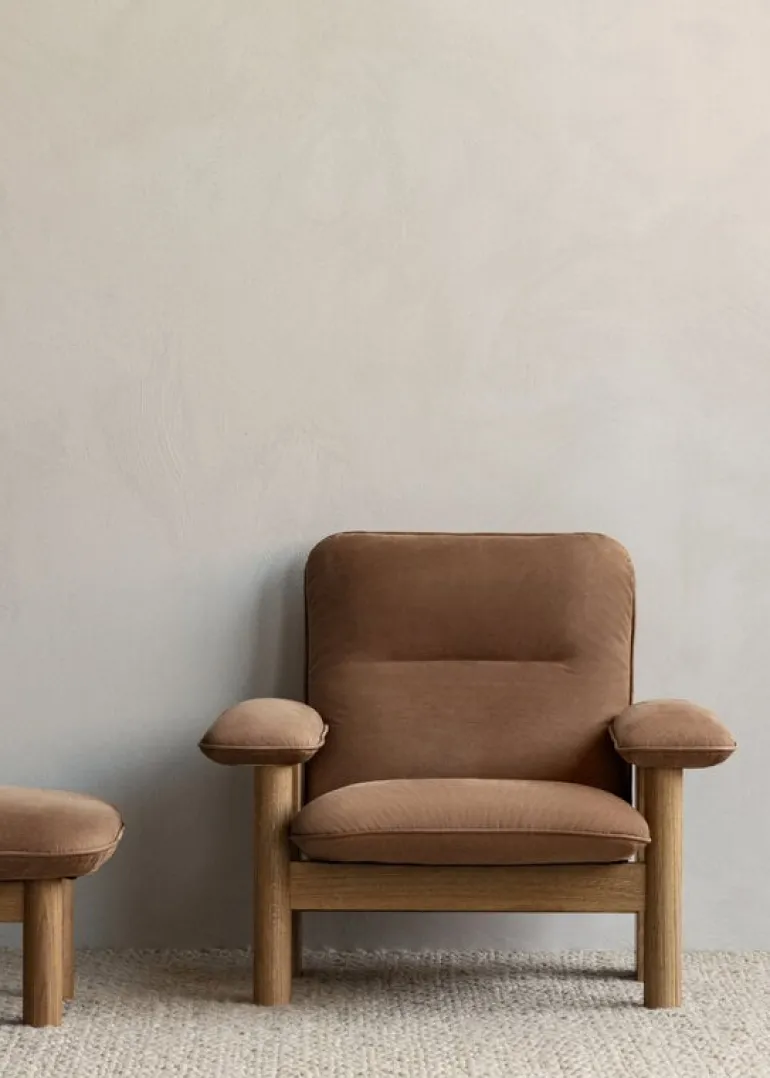 Audo Copenhagen Brasilia lounge chair, oak - Dunes Camel leather