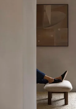 Audo Copenhagen Brasilia ottoman, walnut - Bouclé 02