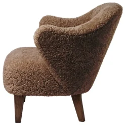 Audo Copenhagen Ingeborg lounge chair, Sahara sheepskin - smoked oak