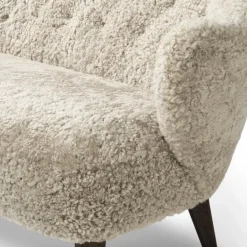 Audo Copenhagen Ingeborg sofa 2,5 seater, Moonlight sheepskin - smoked oak