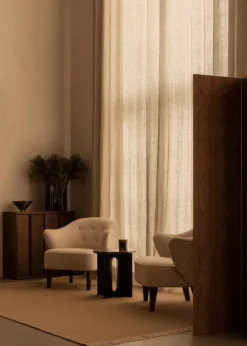 Audo Copenhagen Ingeborg lounge chair, Offwhite sheepskin - smoked oak