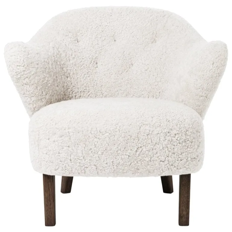 Audo Copenhagen Ingeborg lounge chair, Offwhite sheepskin - smoked oak