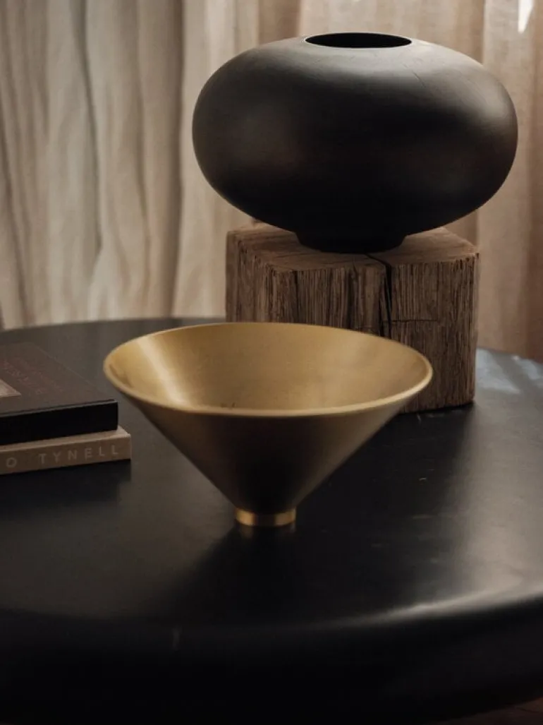 Audo Copenhagen Surround vase, brown wood