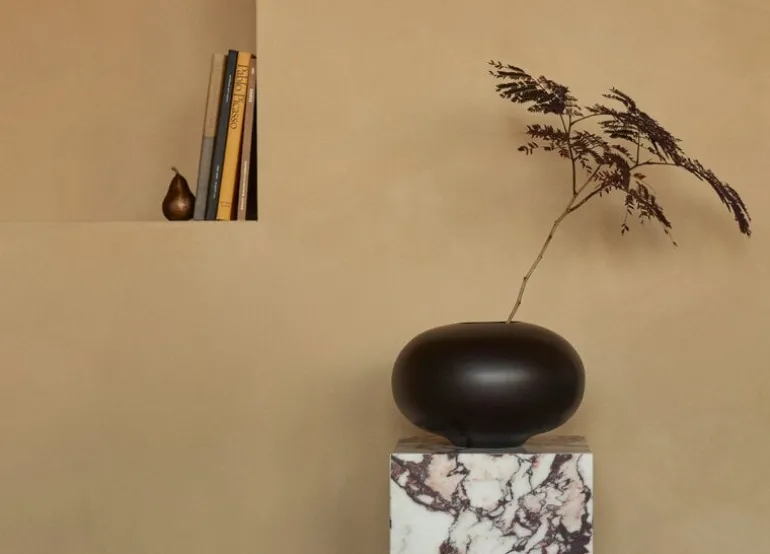 Audo Copenhagen Surround vase, brown wood