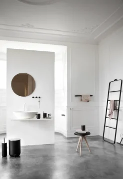 Audo Copenhagen Towel ladder, black - dark ash