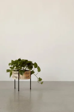 Audo Copenhagen Umanoff planter, 27 cm, black - rattan