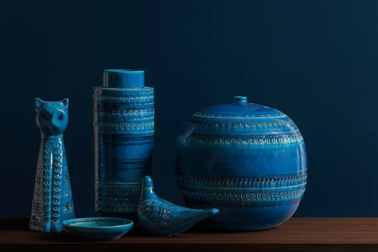 Bitossi High cat figure, Rimini blue