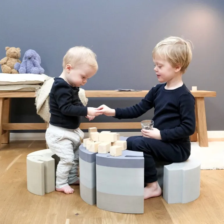 bObles Elephant, cloudy blue