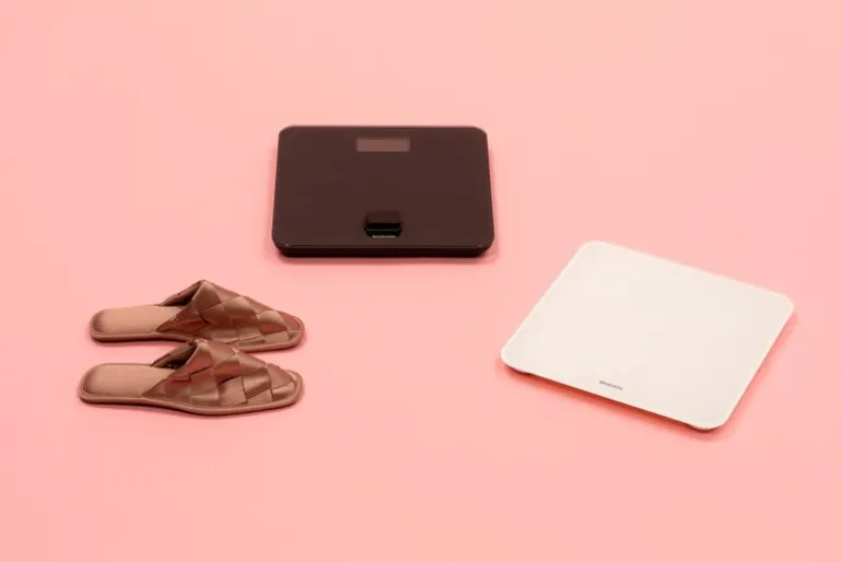 Brabantia ReNew battery free bathroom scale, white