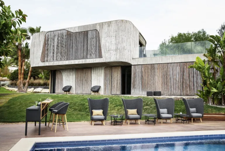 Cane-line Twist coffee table, diam. 70 cm, lava grey - fossil black