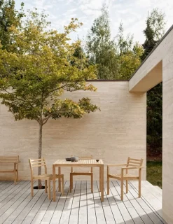 Carl Hansen & Søn AH902 Outdoor dining table, 100 x 98,5 cm, teak