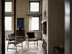 Carl Hansen & Søn BM1106 Huntsman chair, oiled walnut - black leather - steel