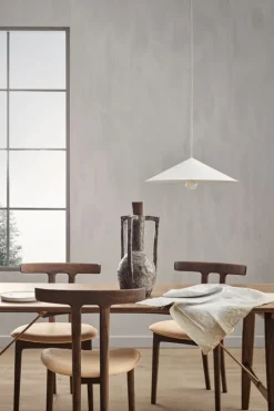 Carl Hansen & Søn BM1160 Hunting dining table, oiled walnut - steel