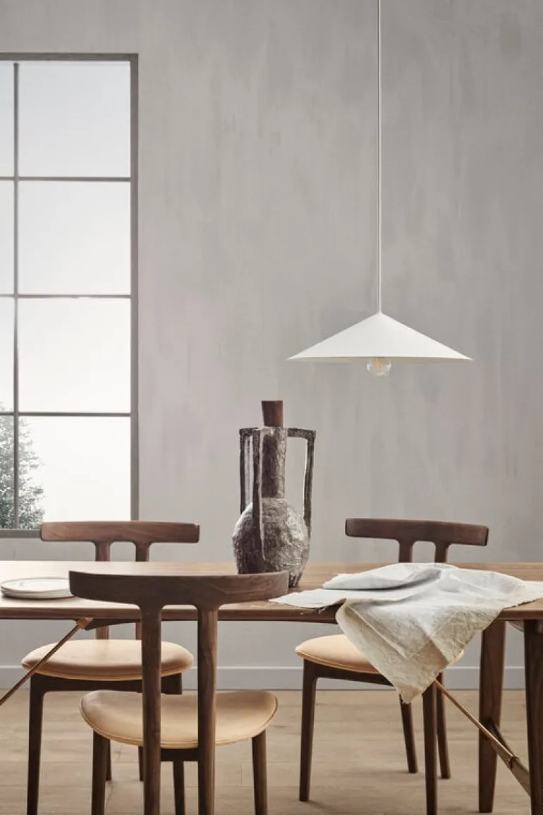 Carl Hansen & Søn BM1160 Hunting dining table, oiled walnut - brass