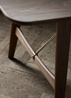 Carl Hansen & Søn BM1160 Hunting dining table, oiled walnut - brass