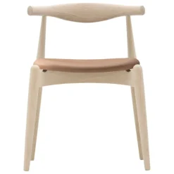 Carl Hansen & Søn CH20 Elbow chair, soaped beech - light brown leather Thor 325