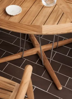 Carl Hansen & Søn Embrace E022 dining table, 110 cm, teak