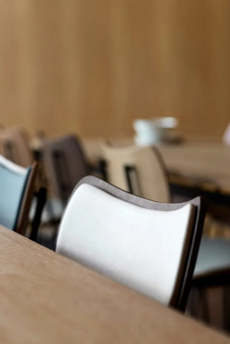 Carl Hansen & Søn VLA26P Vega chair, black - lacquered oak - Mood 01104