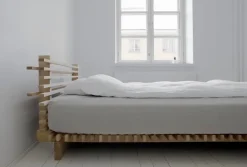 Collaboratorio Cubile 180 bed, oak