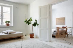 Collaboratorio Cubile 180 bed, beech