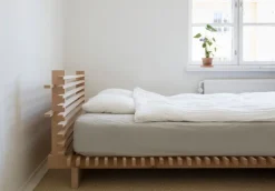 Collaboratorio Cubile 160 headboard, beech