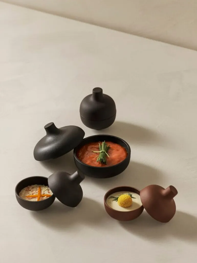 Design House Stockholm Sand Secrets bowl with lid, medium, red