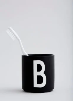 Design Letters Arne Jacobsen porcelain cup, black, A-Z